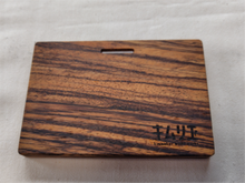 画像をギャラリービューアに読み込む, パスケース-ゼブラウッド-
